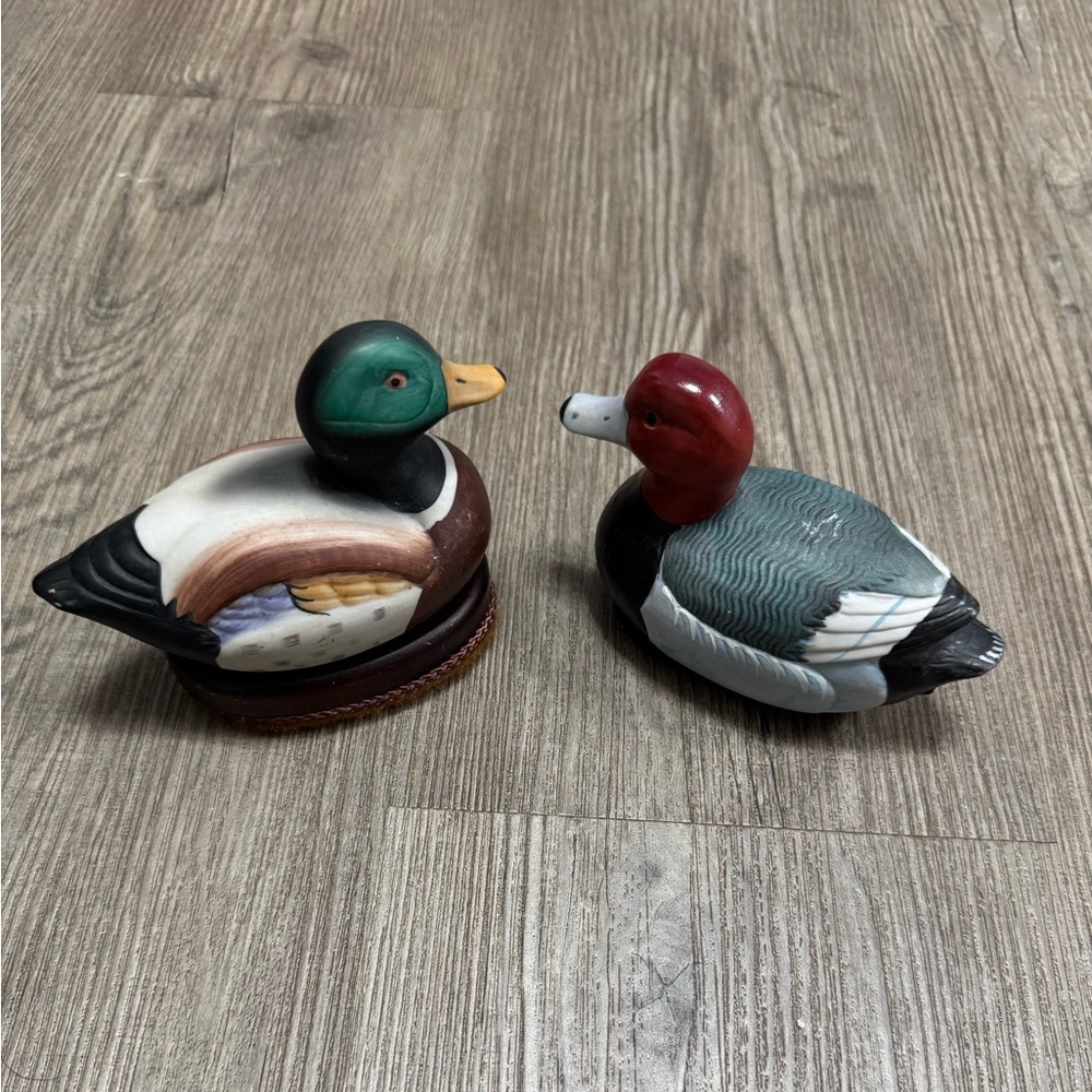 Jasco Lint Ducks Pair of lint remover ducks